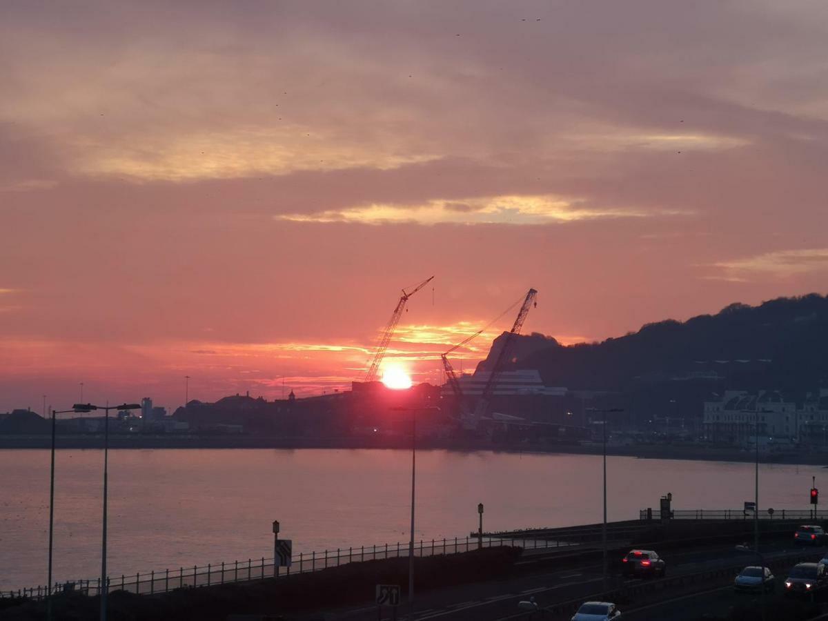 Whole Flat Next To Dover Port With Parking Εξωτερικό φωτογραφία